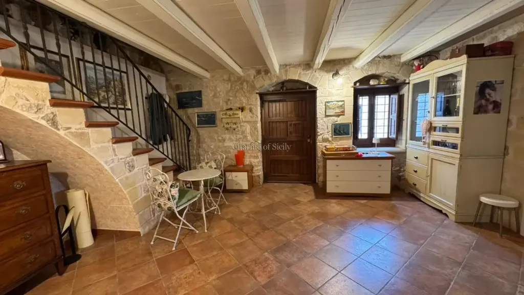 Hallway - Historic Stone Villa with Garden in Modica