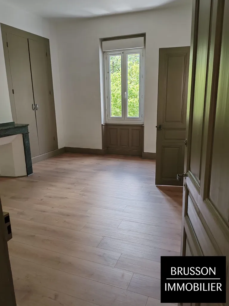 Rooms - Refurbished 3-Bedroom Flat near Jardin du Mail