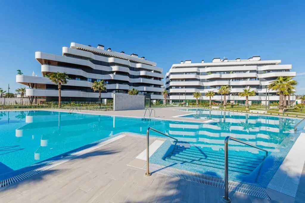 Bassein - Beachfront Penthouse with Sea Views in Torremolinos