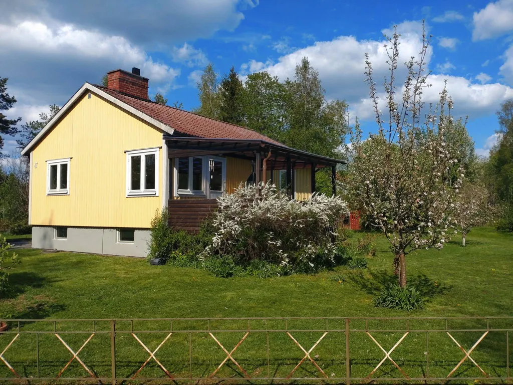 Välivaade - Charming House with Garden in Laxå