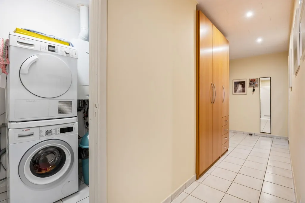 Buanderie - Appartement Rénové avec Garage à Kapellen