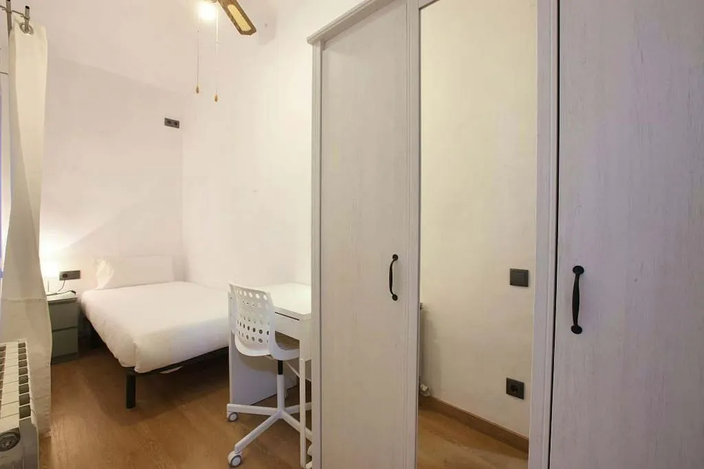 Magamistoad - Furnished Apartment with Central Heating in El Camp de l'Arpa del Clot