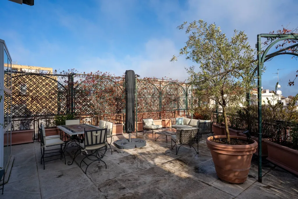 Terrass - Penthouse with Terraces in Parioli, Rome