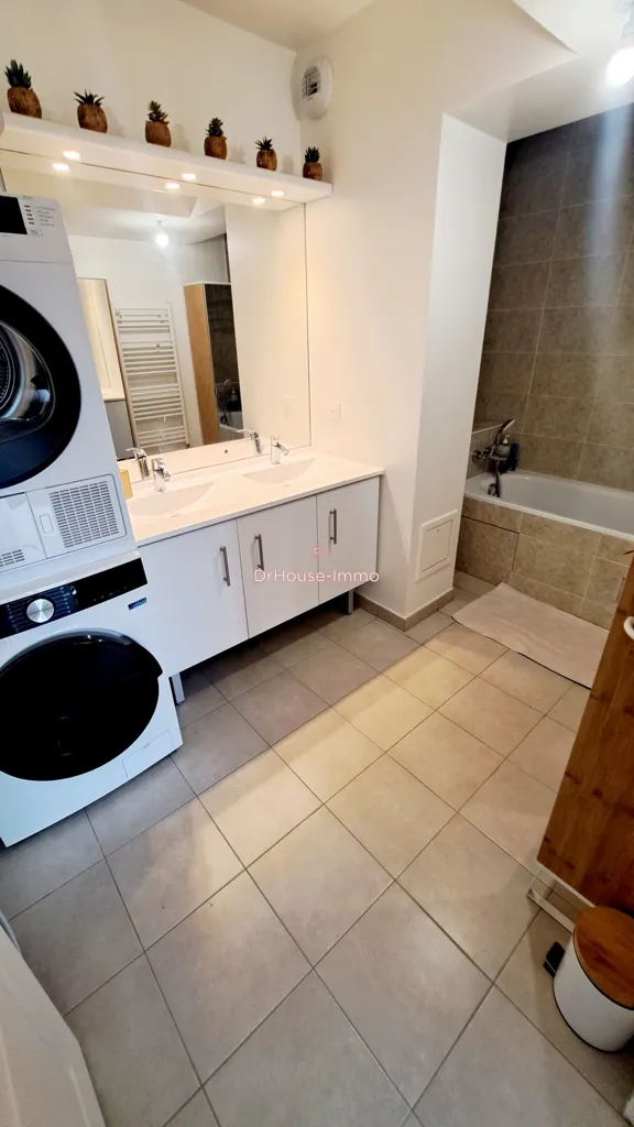 Salles de bain - Duplex avec Terrasses et Vue sur Parc à Champs-sur-Marne