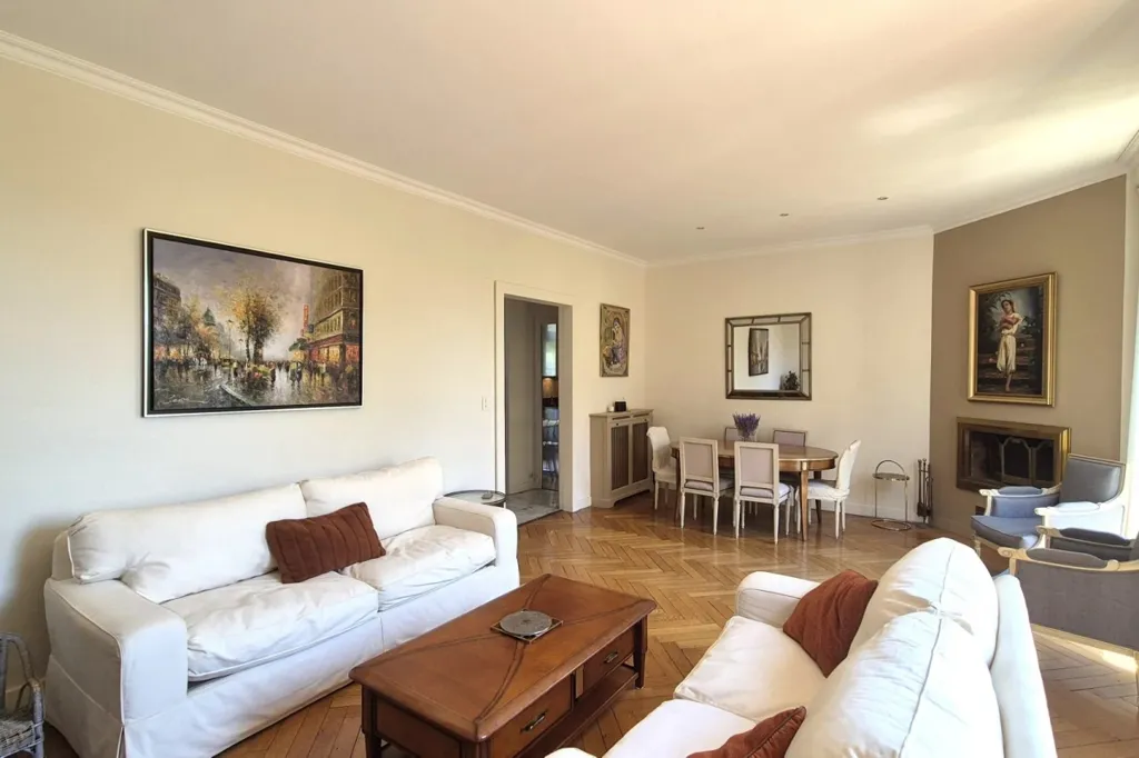 Elutuba - Belle Époque Villa with Garden in Nice Nord