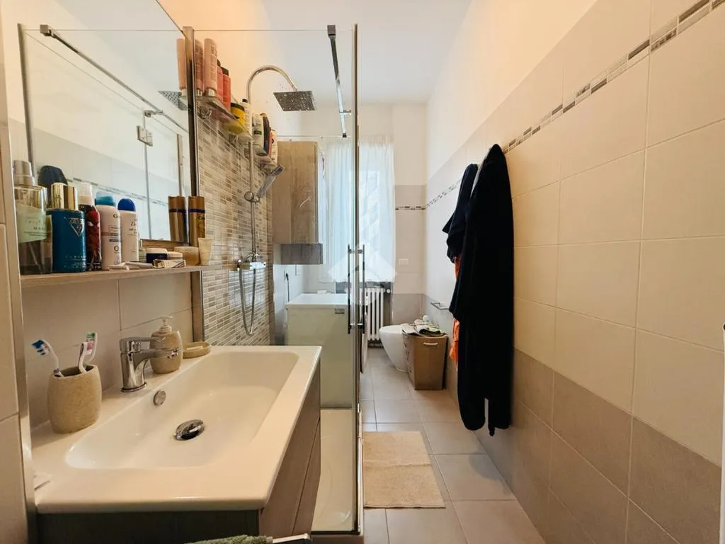 Salles de bain - Restored 3-Bedroom Flat with Balcony in Rivoli