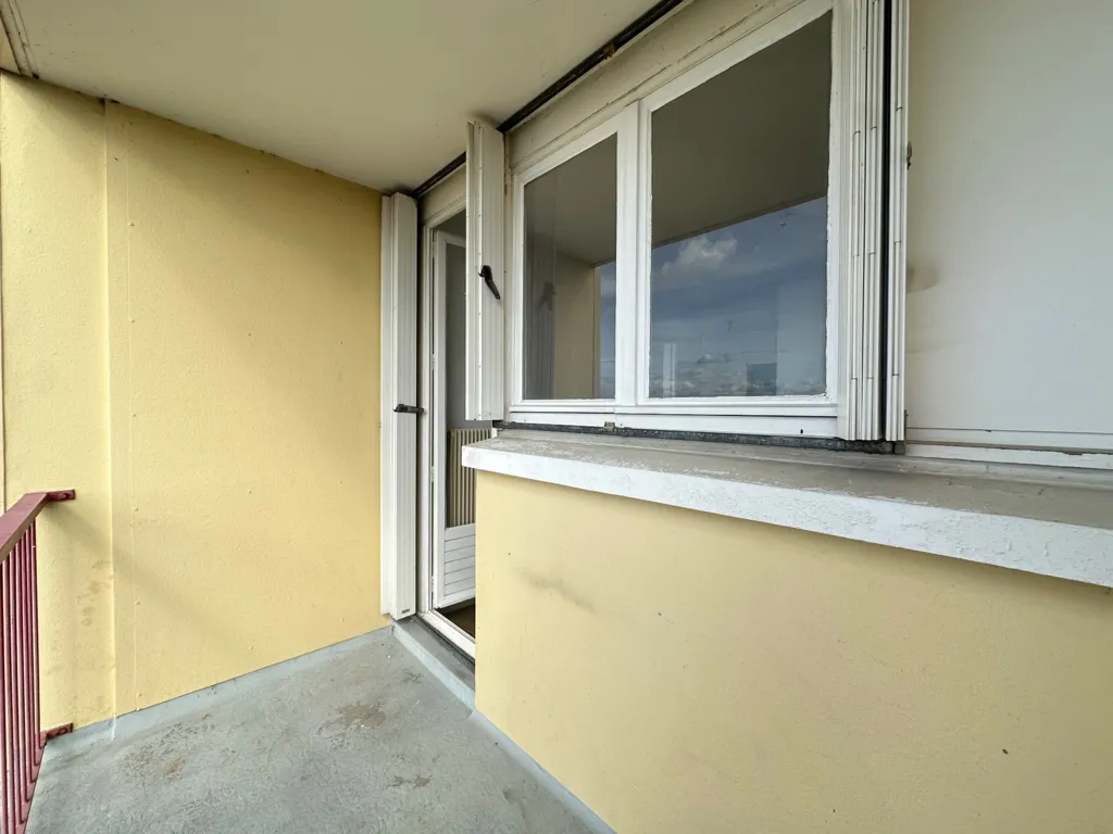 Balcony - 3-Bedroom Apartment with Panoramic View in Le Mans