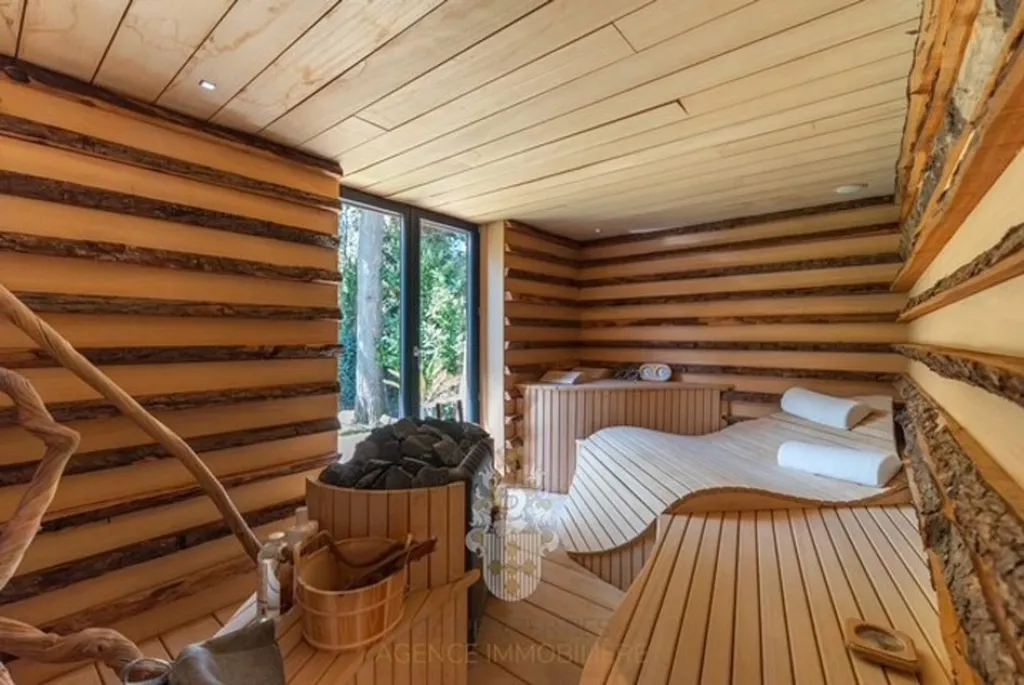 Pièces - Villa Rénovée avec Espace Wellness à Uccle