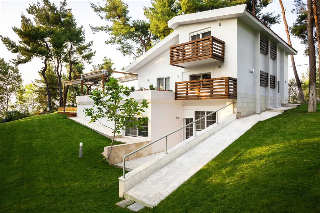 Maison 7 pièces à Kassandra