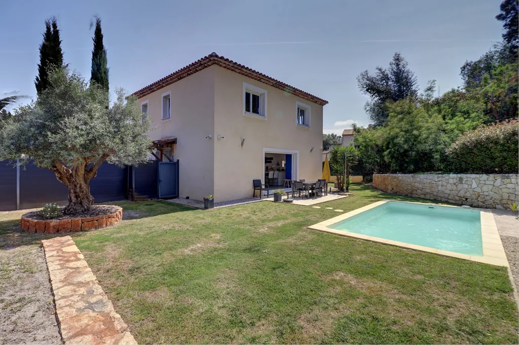 Bassein - Villa with Pool and Studio in 3,652m² Garden