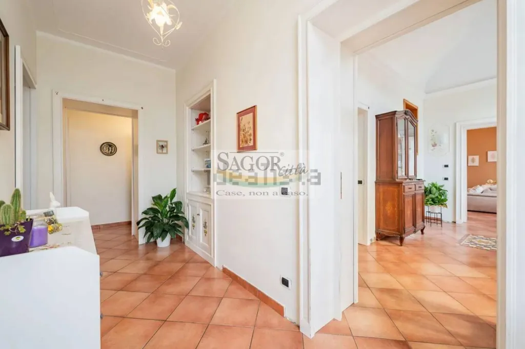 hallway_entrance