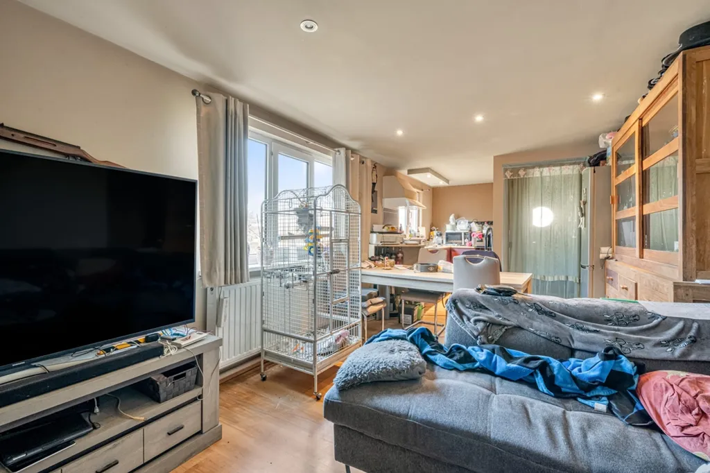 Elutuba - Renovatable House with Studio in Oostakker