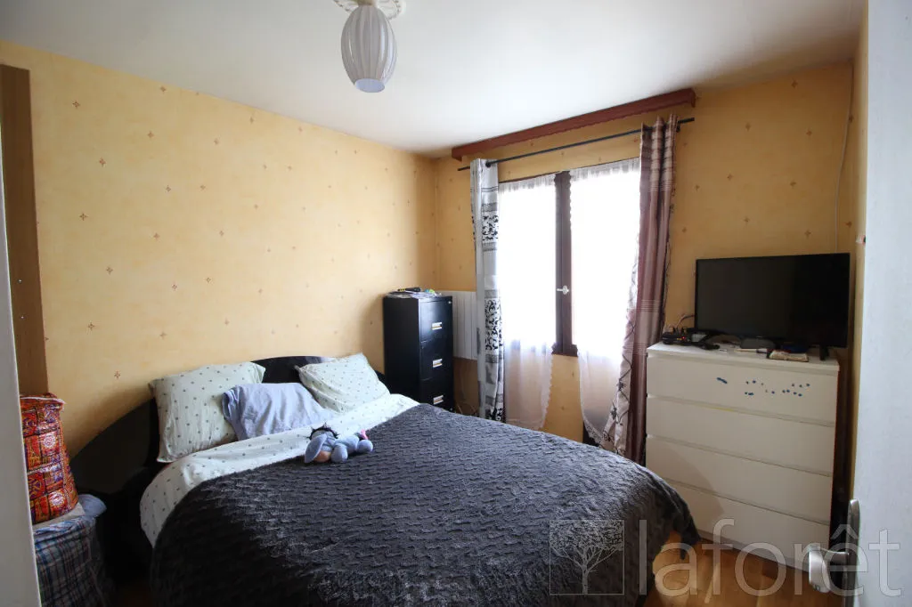 Bedrooms - 1985 House with Terrace in Limay