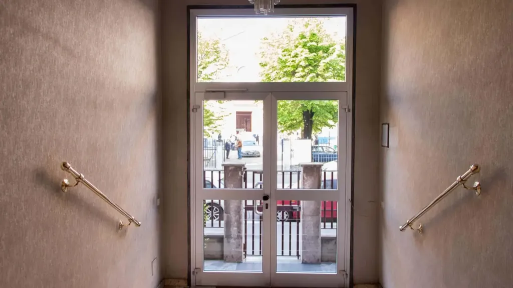 Entrée - Modern Studio with Balcony in Milan