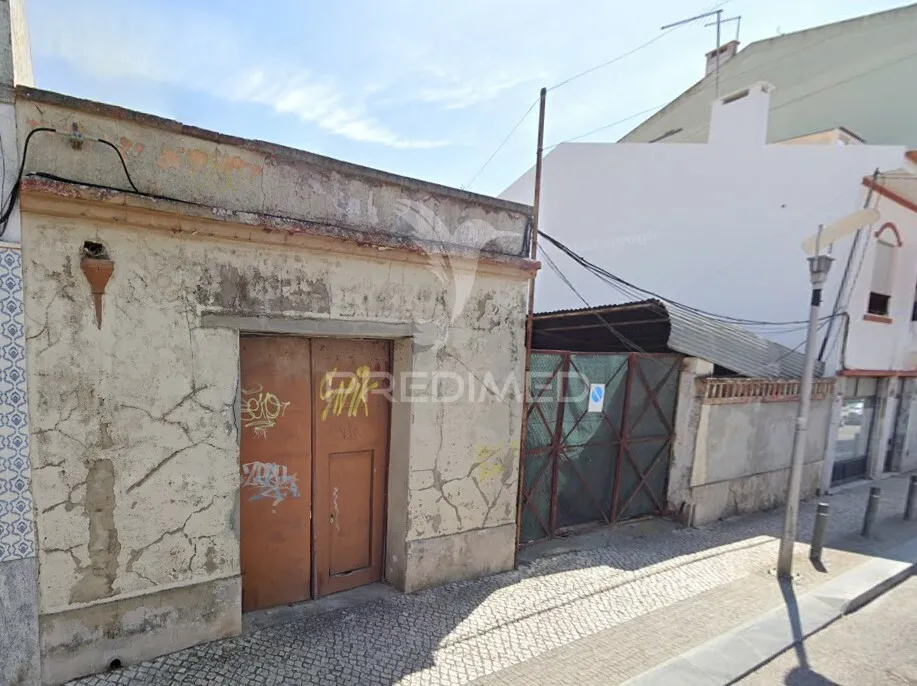 Exterior - Construction Plot with Central Location in Grândola