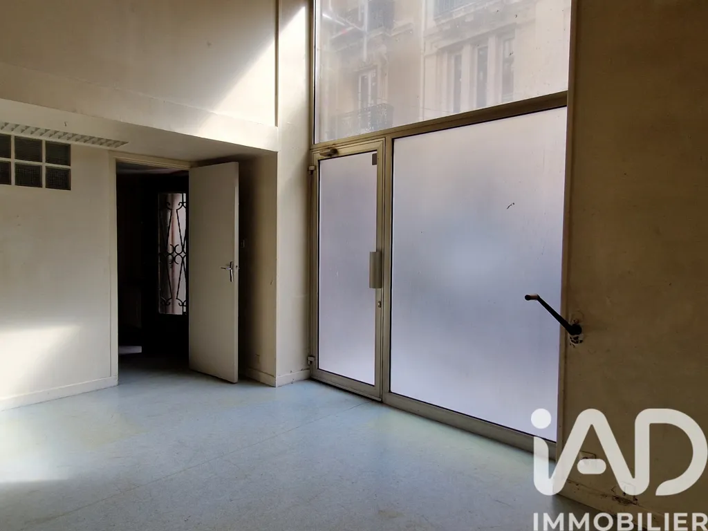 Esik - Commercial Space with Creative Potential in Grenoble