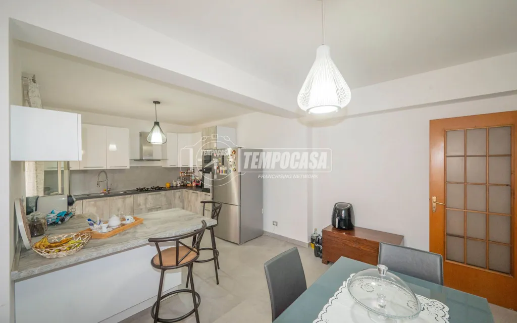 Köök - First Floor Flat with Balcony in Messina