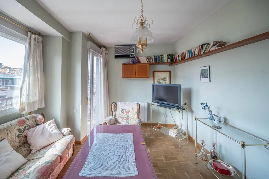Elutuba - Luxury Flat with Balcony in Gran Capitán, Granada