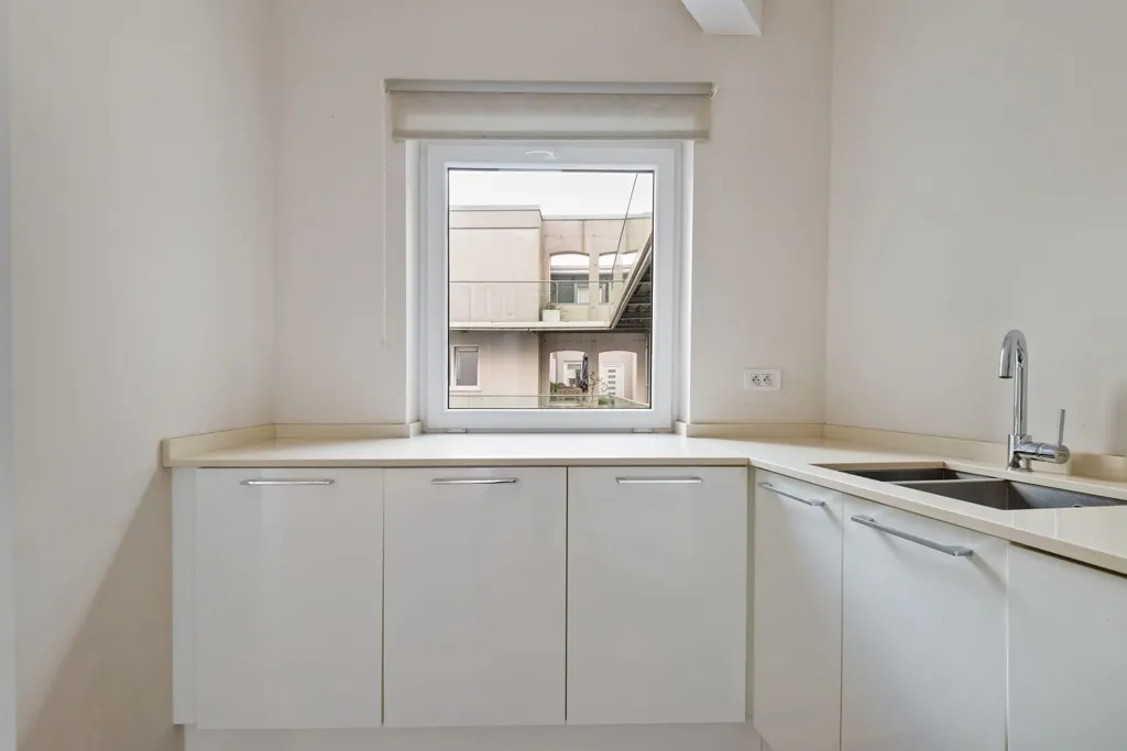 Cuisine - Appartement de Deux Chambres avec Terrasse à l'Ouest