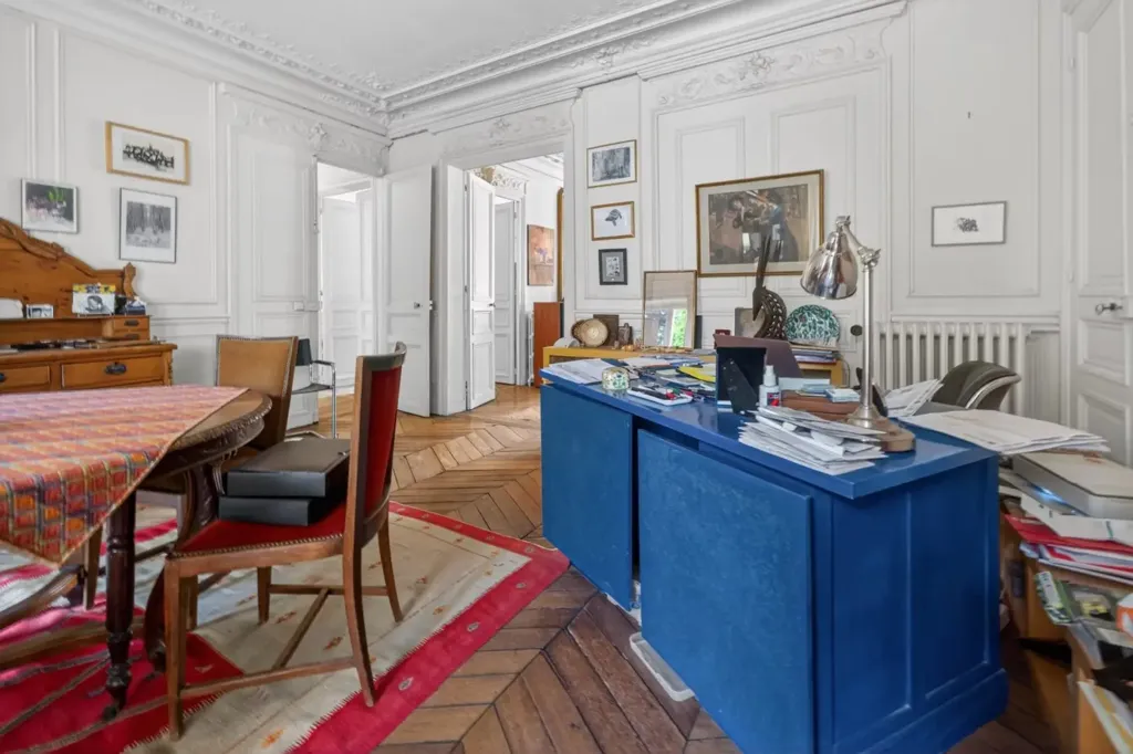 Sala da pranzo - Renovable Parisian Apartment with High Ceilings