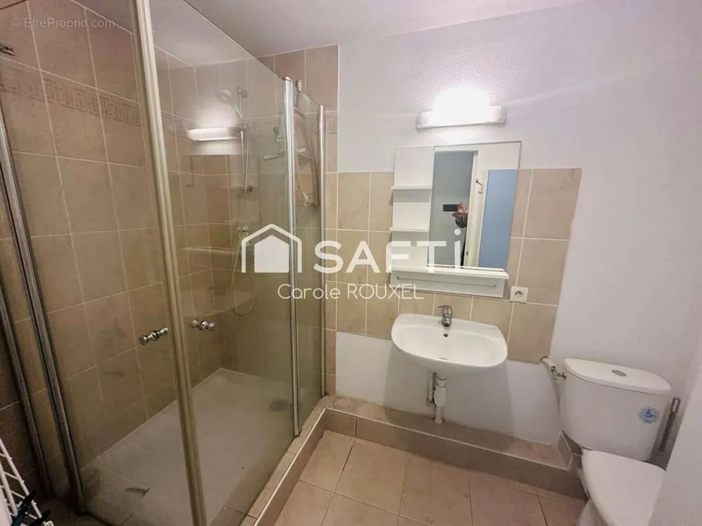 Salles de bain - Appartement avec Balcon et Parking à Vannes