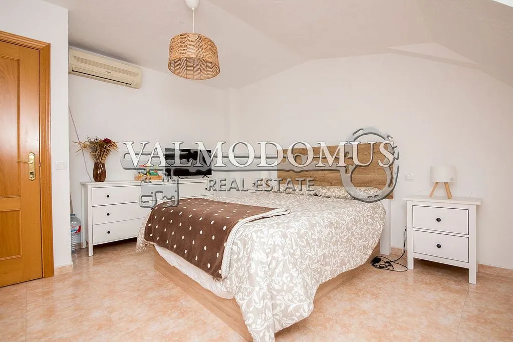 Magamistoad - Duplex with Balcony in Valmojado