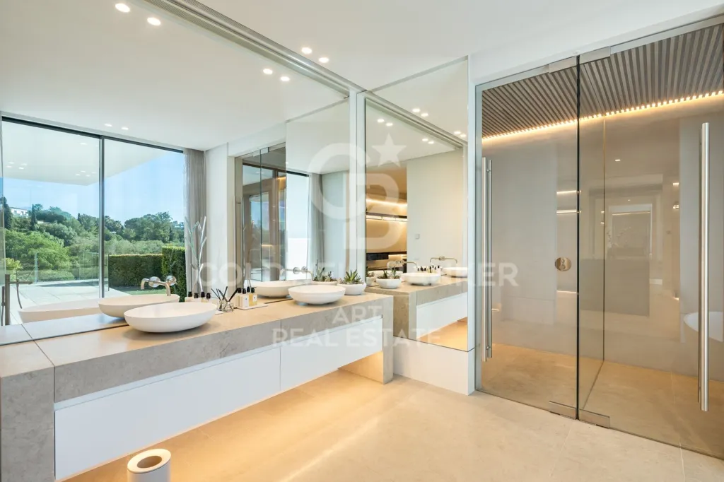 Salles de bain - Ultra-modern Villa with Panoramic Views in Benahavís