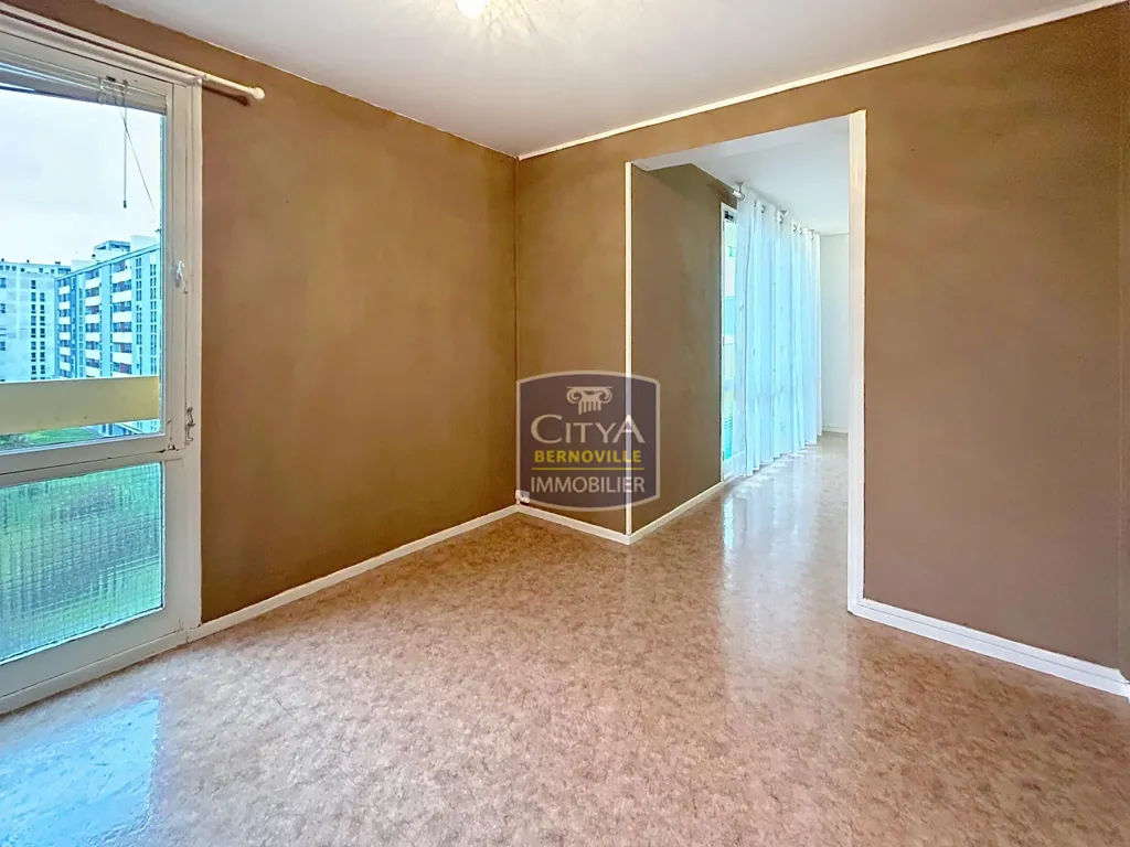 Pièces - Appartement Lumineux avec Balcons à Saint-Quentin