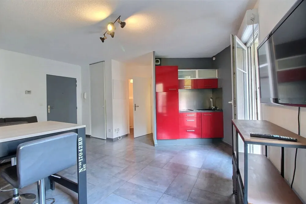 Cuisine - Studio Meublé avec Balcon à Montpellier