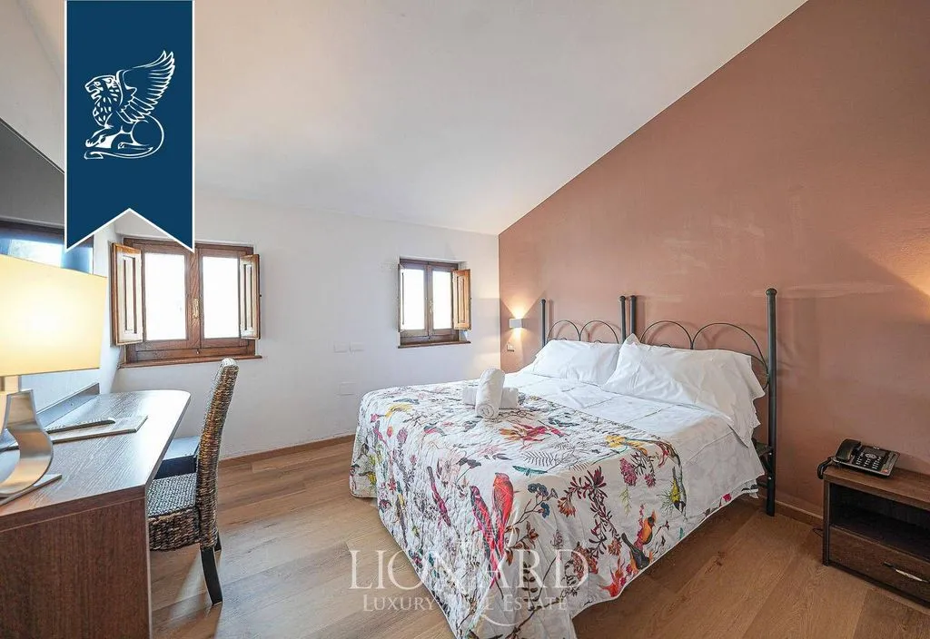 Magamistoad - Historic Hotel with Pool in Greve in Chianti