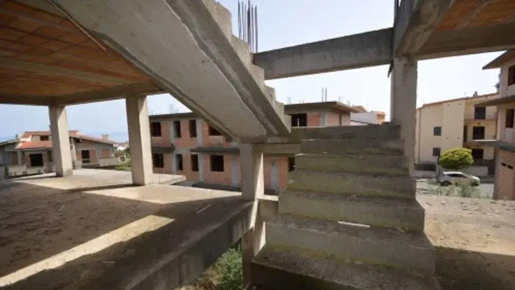 Stanze - Panoramic Multi-Level Building in Trebisacce