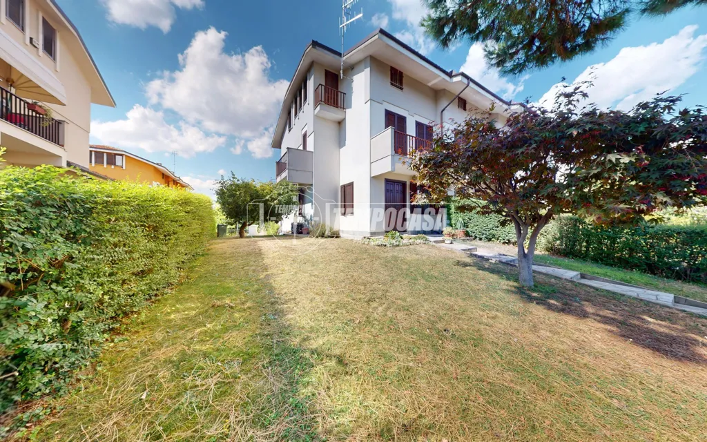 Jardin - Three-Level Townhouse with Private Garden in Bra