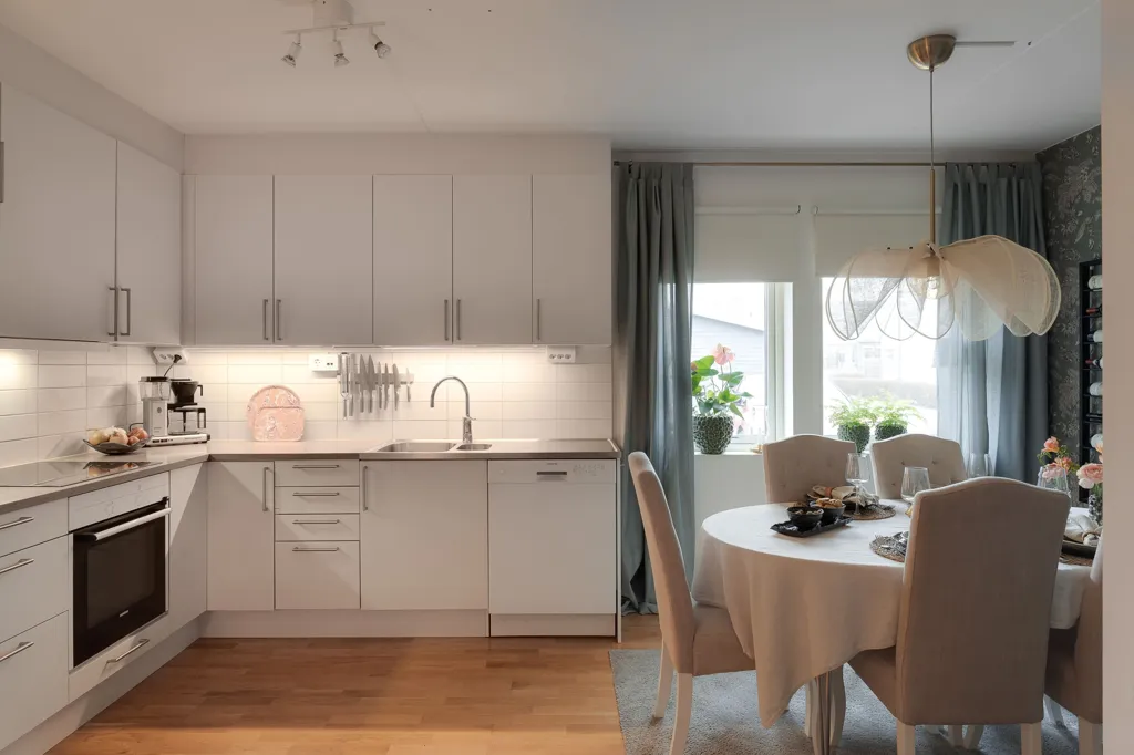 Söögituba - Modern Apartment with Corner Location in Katrineholm