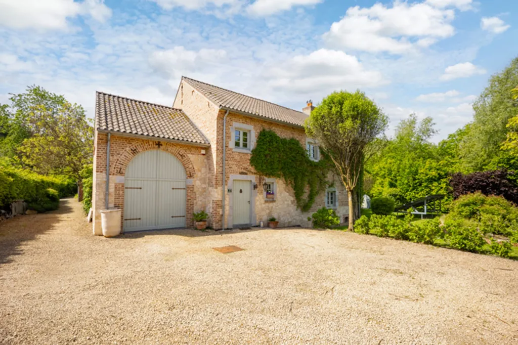Extérieur - Maison avec Piscine et Jardin à Soumagne