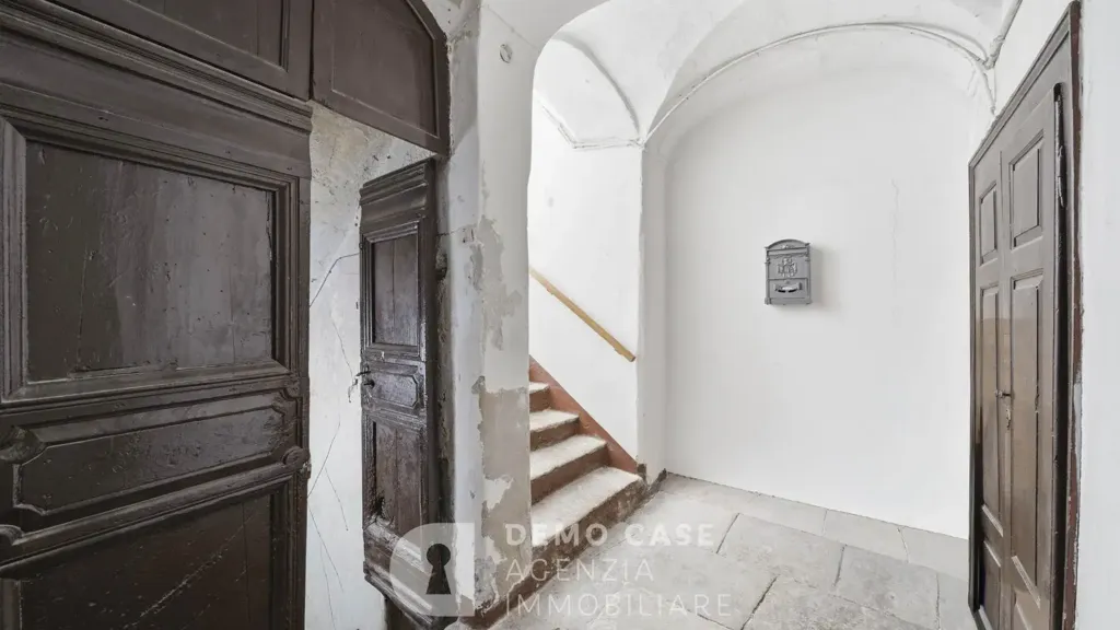 Ingresso - Multi-Level Apartment in Chiavenna's Historic Centre