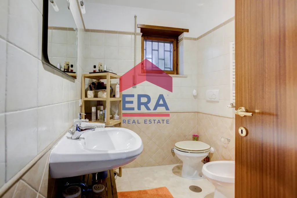 Salles de bain - Apartment with Balcony in Central Infernetto, Rome