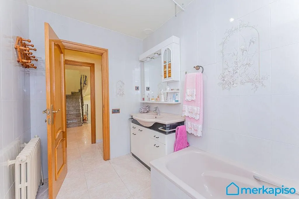 Salles de bain - Luxury House with Sea View in Gavà
