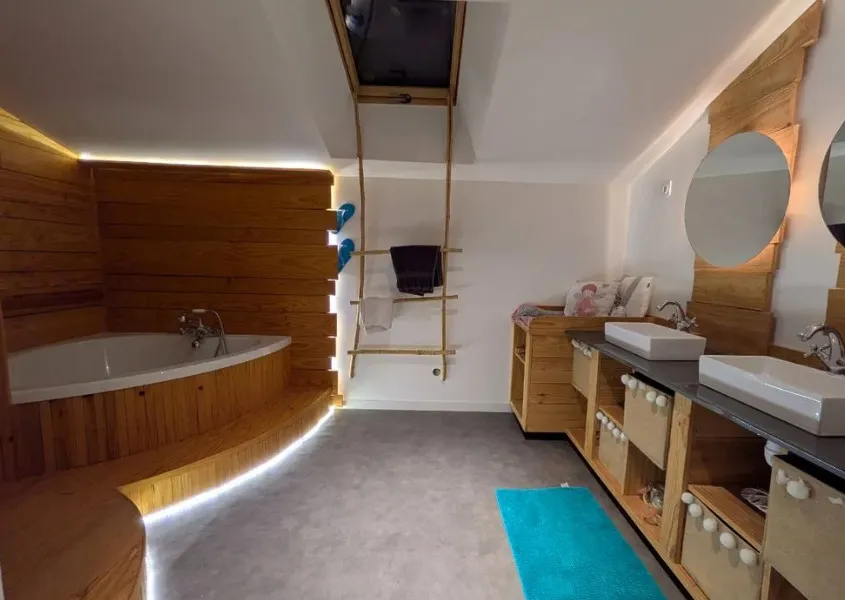 4-bedroom house in Laruscade