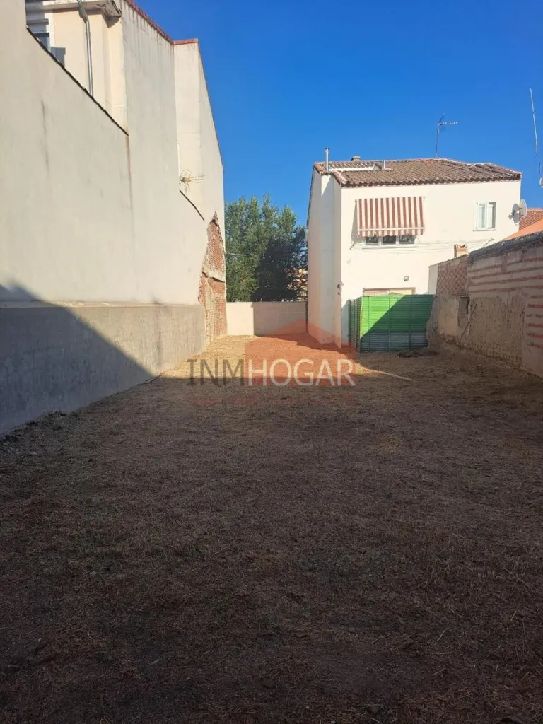 Garden - Urban Plot with Construction Potential in Sanchidrián