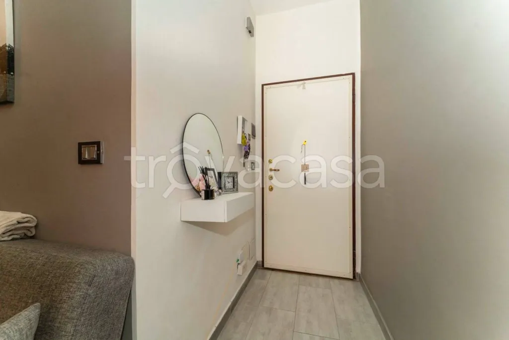 Esik - Rusticated Flat with Terrace in Moncalieri