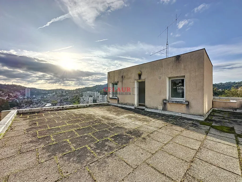 Terrasse - Maison Contemporaine avec Vue Imprenable à Tulle