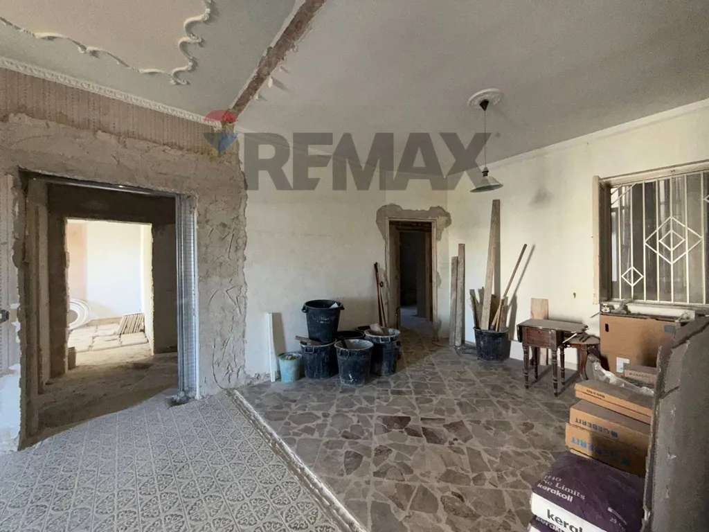 Soggiorno - Three-Bedroom Apartment with Balcony in Modugno