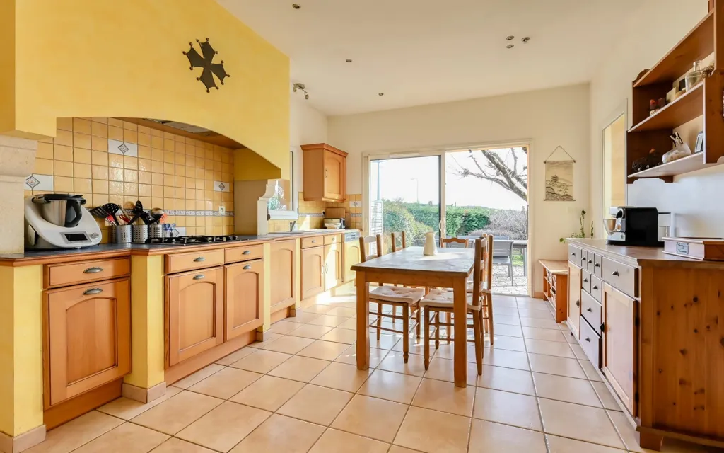Cuisine - Maison Luxueuse avec Vue Campagne à Belmont-d'Azergues