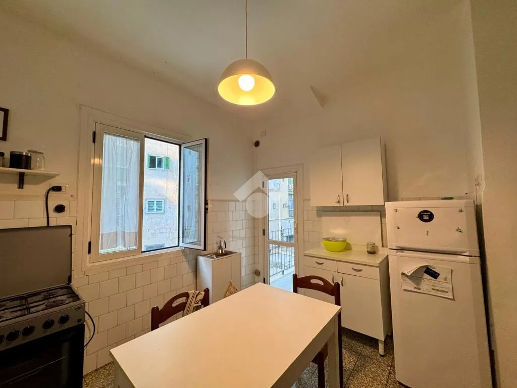 Cuisine - 3-Bedroom Apartment with Balcony in Bari