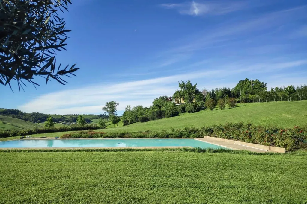 Piscine - Modern Villa with Pool and Spa near Parma