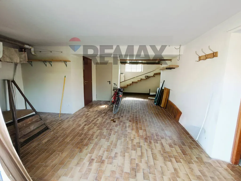 Garaaž - Semi-detached House with Garden in Virle Piemonte