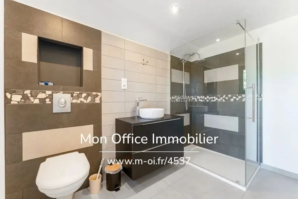 Salles de bain - Maison Luxueuse avec Vue Montagne à Crots