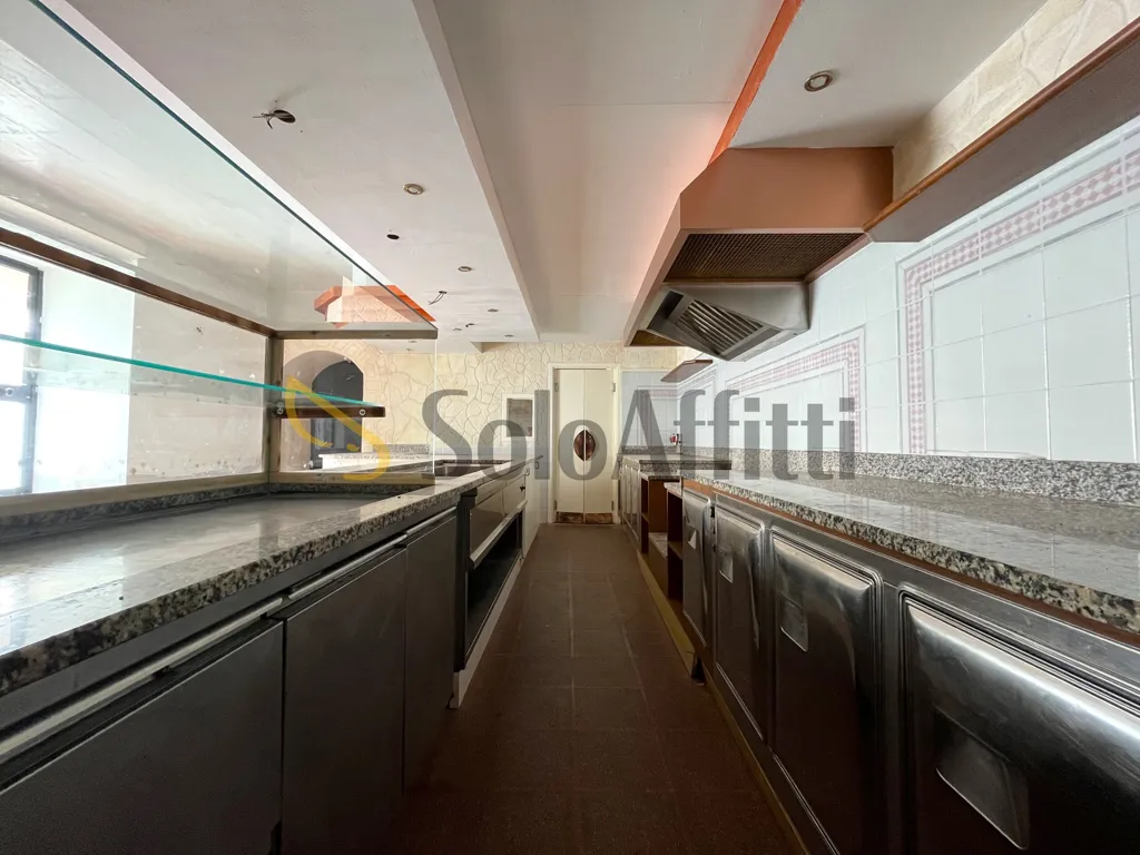 Cuisine - Commercial Space with Street Frontage in Catanzaro
