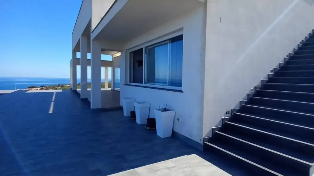 Terrass - Newly Built Villa with Sea View in Augusta