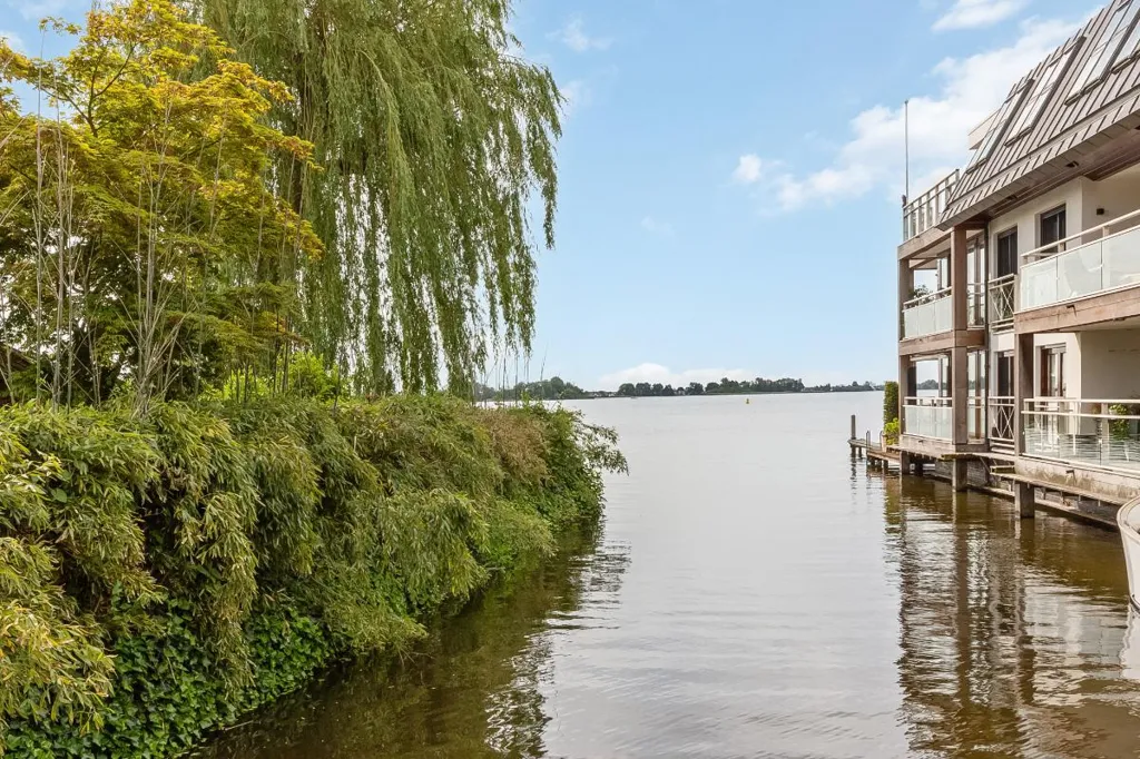 3-toaline korter asukohas Loosdrecht